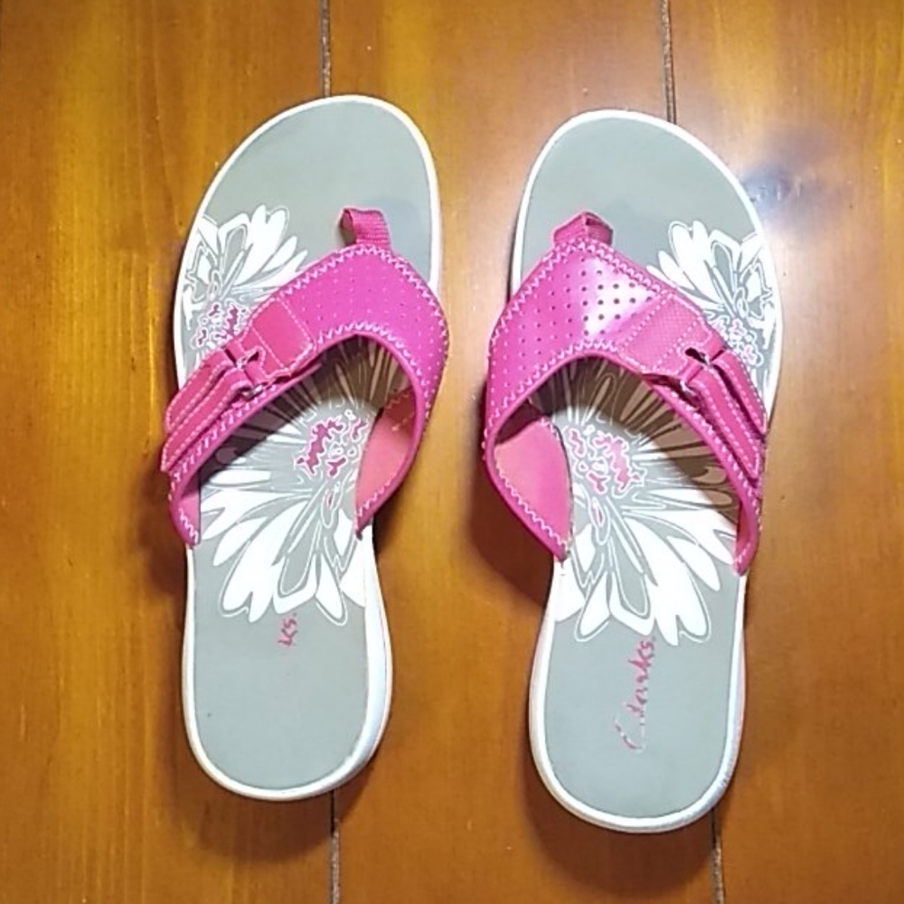 Clarks pink sandals 8M